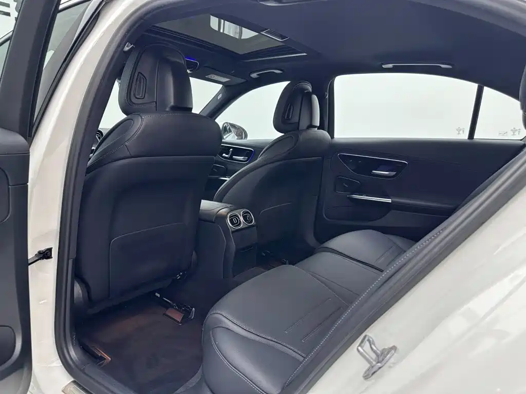 Mercedes-Benz C-Class 2022 — фото 19