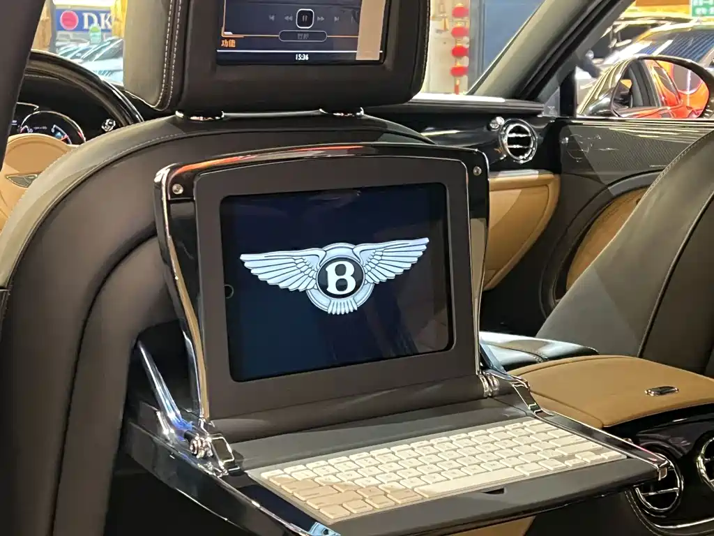 Bentley Mulsanne 2016 — фото 15
