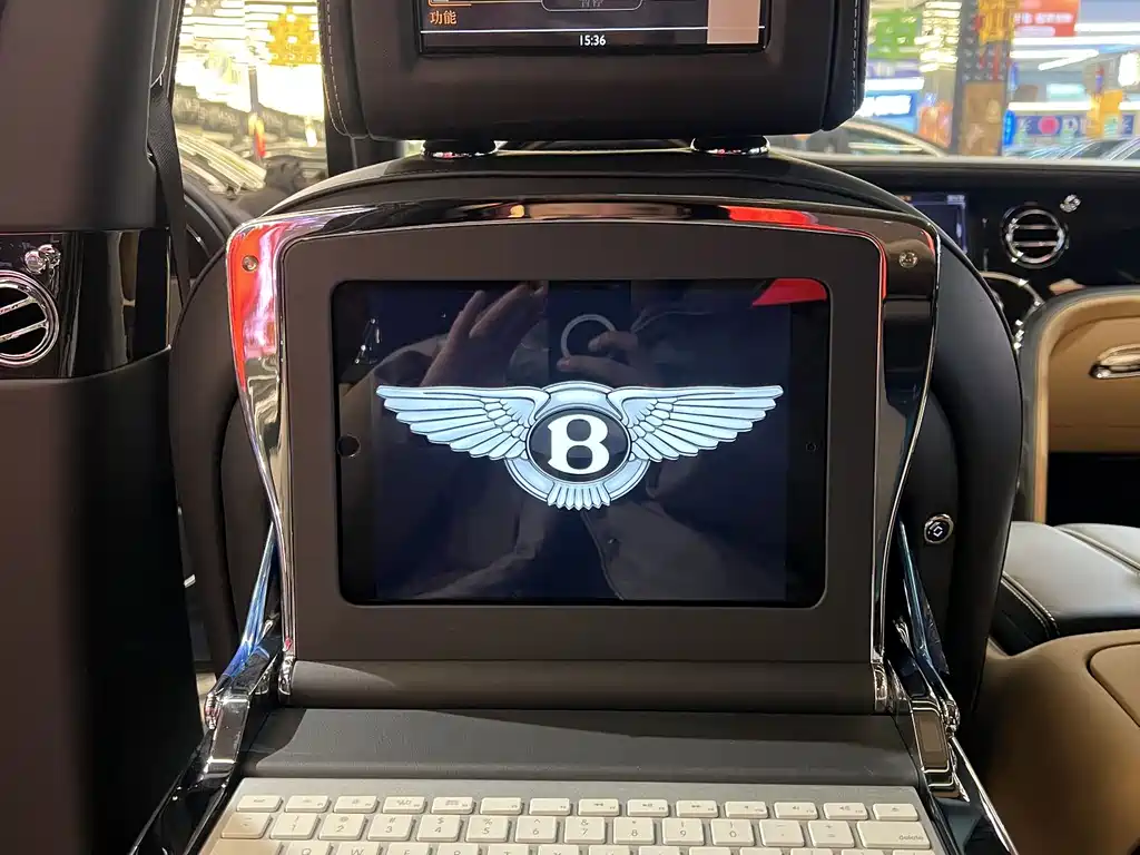 Bentley Mulsanne 2016 — фото 17