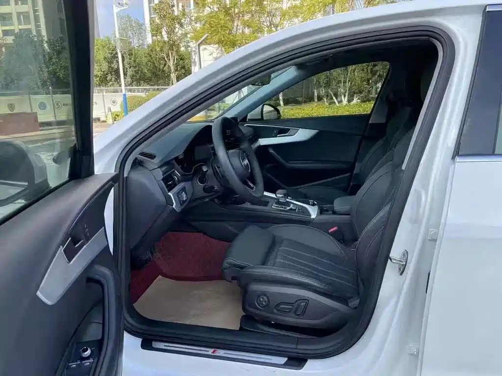 Audi A4L 2020