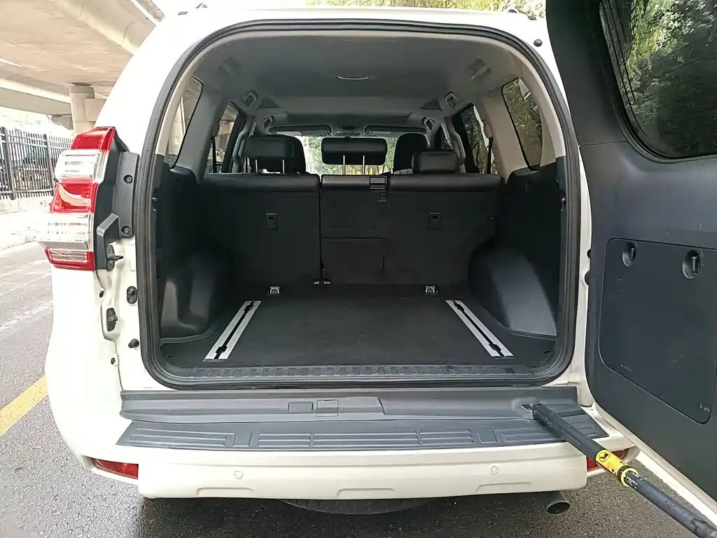 Toyota Prado 2017 — фото 12