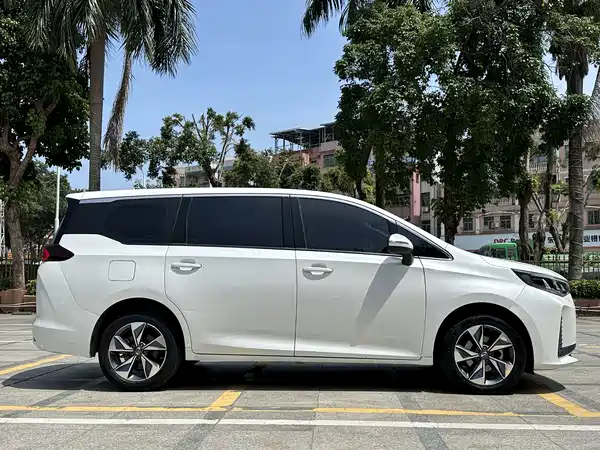 GAC Trumpchi M6 2023
