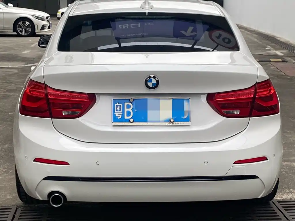 BMW 1 Series 2018 — фото 12