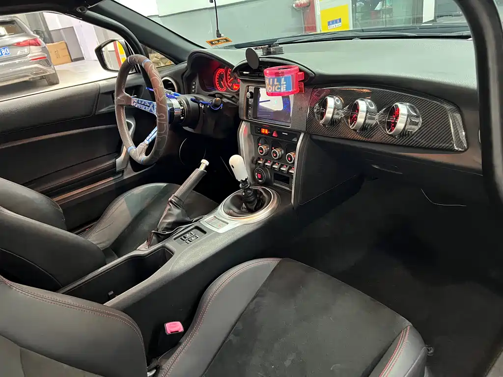 Subaru BRZ 2017 — фото 12