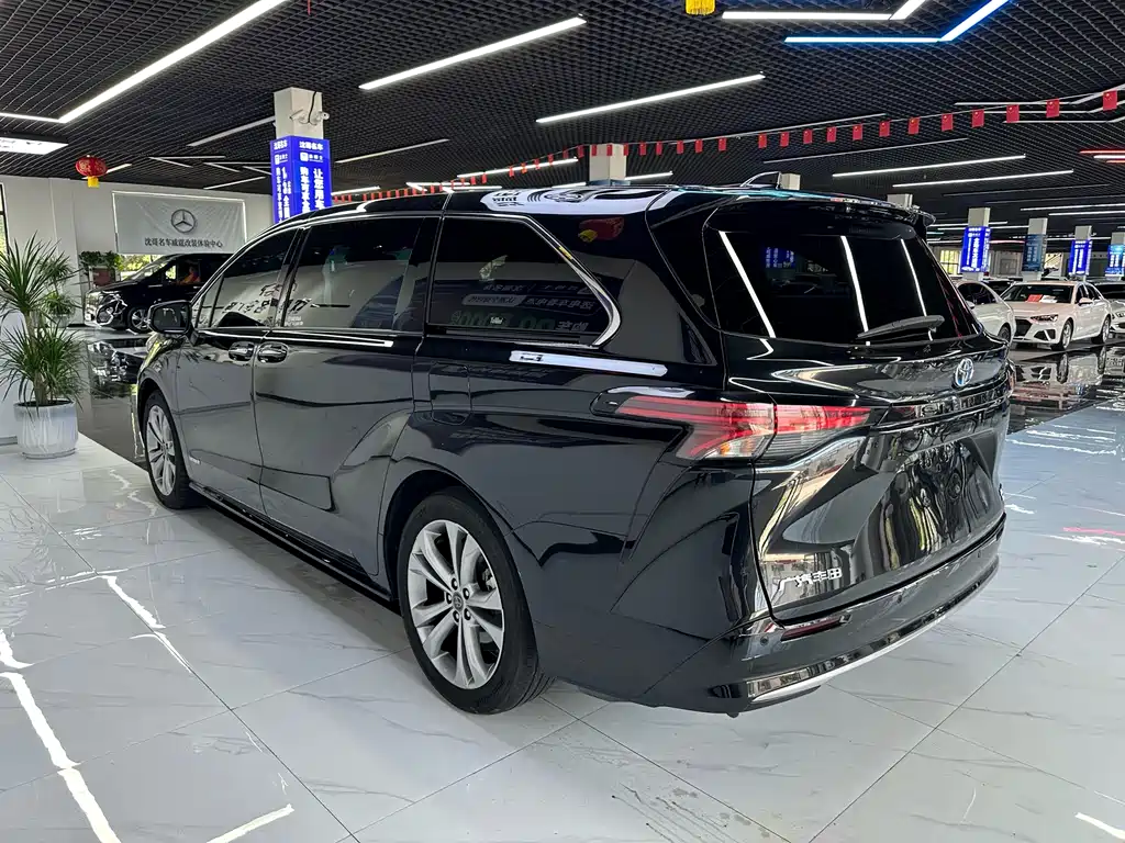Toyota Sienna 2023