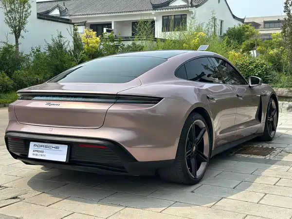Porsche Taycan 2023