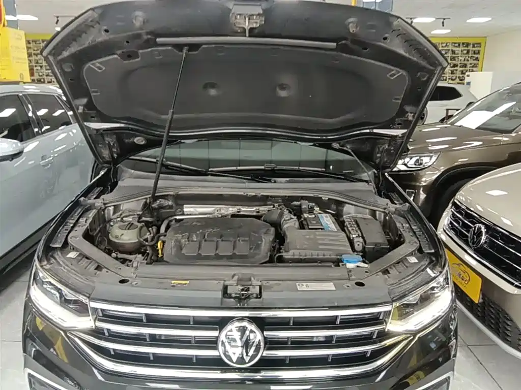 Volkswagen Tiguan L 2022 — фото 20