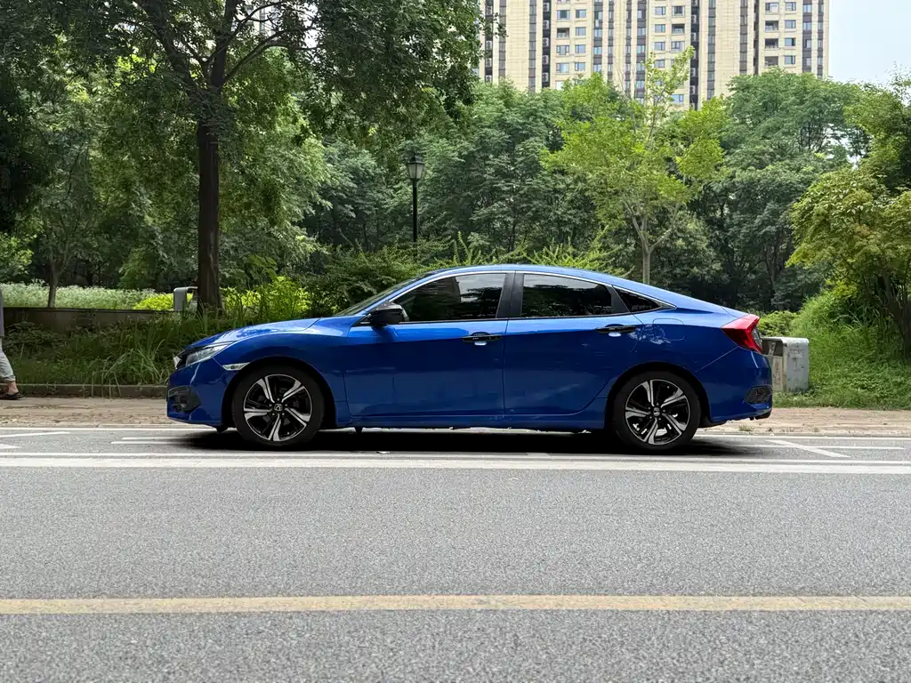 Honda Civic 2019 — фото 4