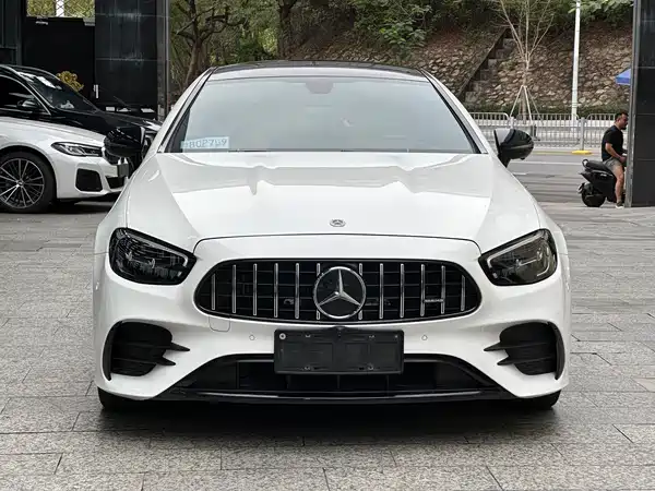 Mercedes-Benz E-Class 2022