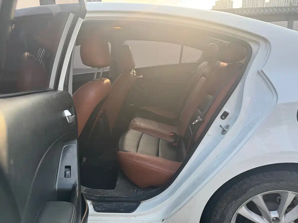 Kia K3 2016
