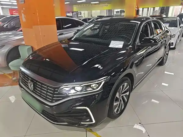 Volkswagen Passat Plug-In Hybrid 2022