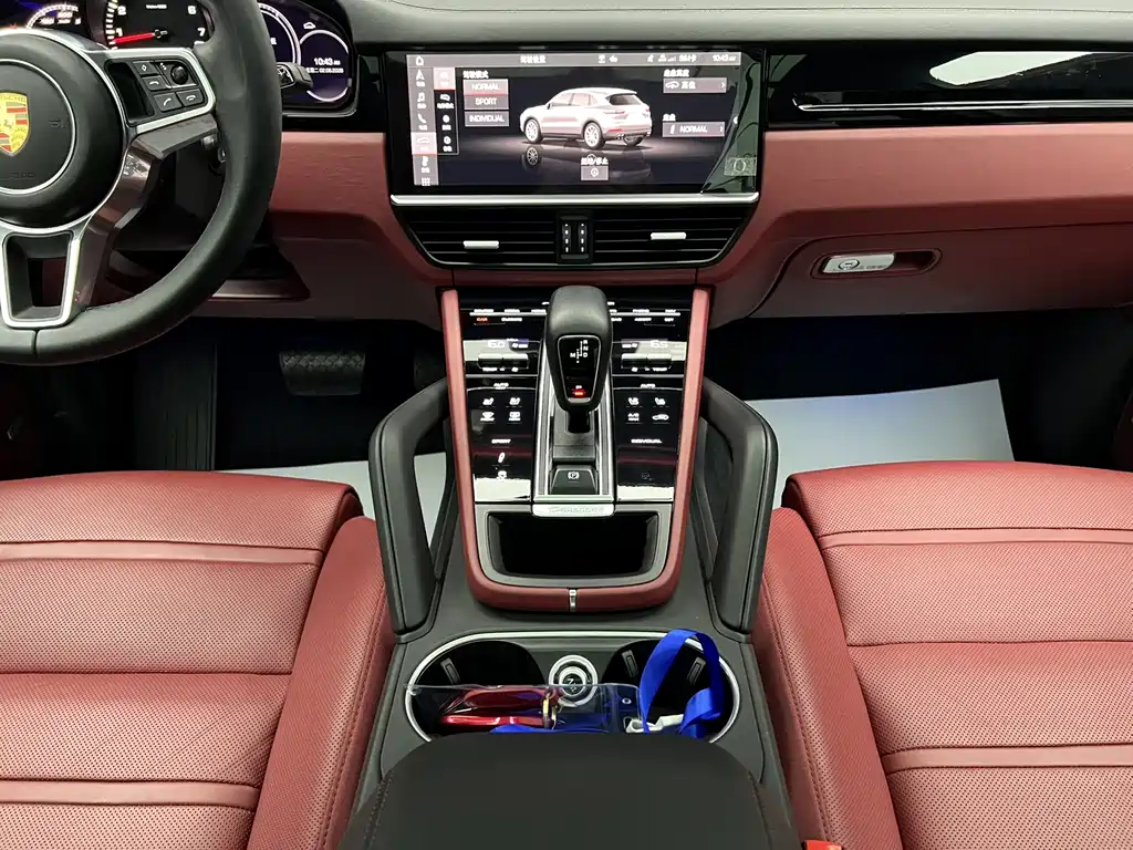 Porsche Cayenne 2019 — фото 11