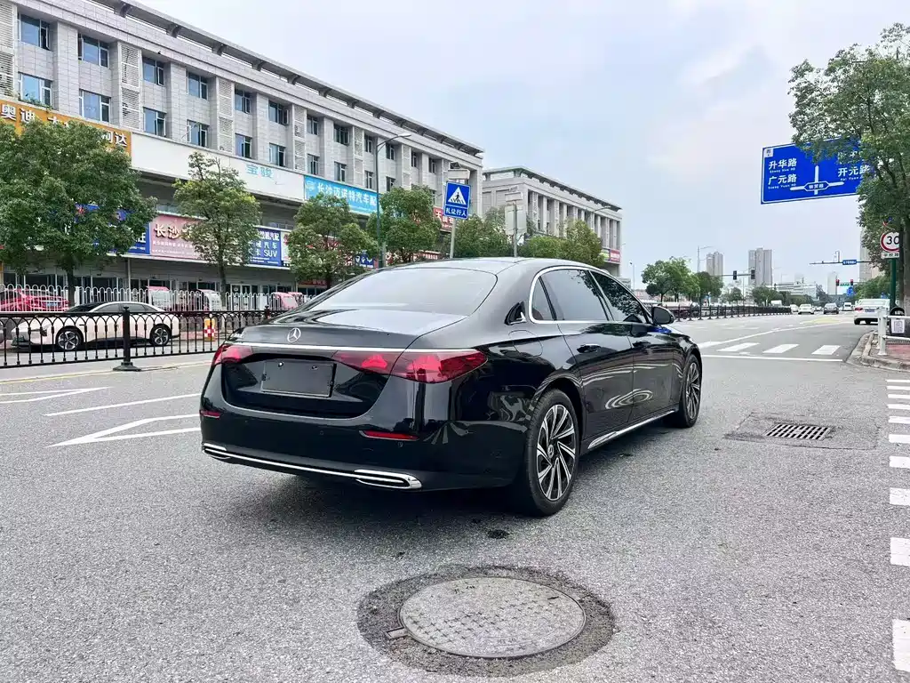 Mercedes-Benz E-Class 2025