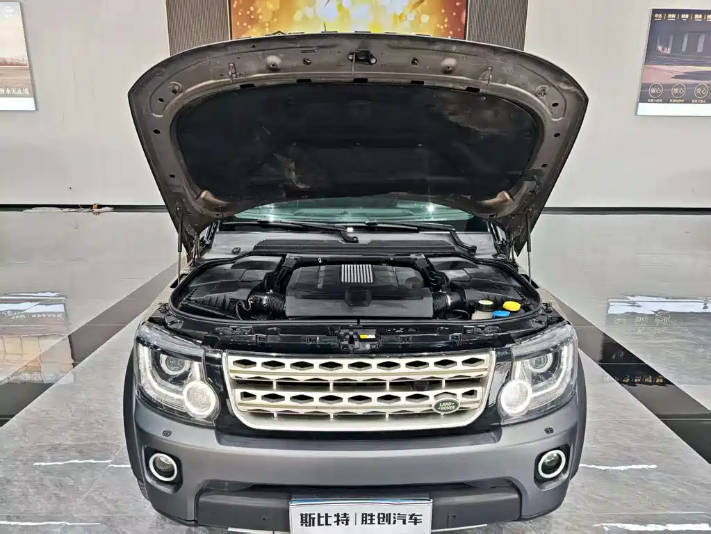 Land Rover Discovery 2016 — фото 11