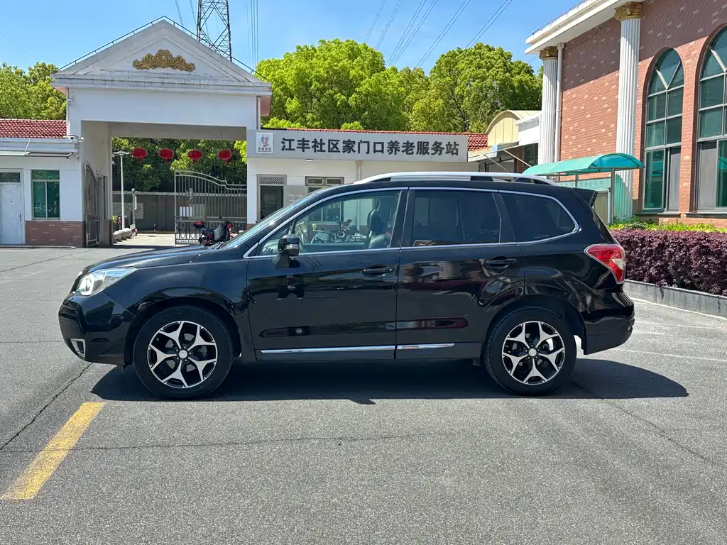 Subaru Forester 2015 — фото 7