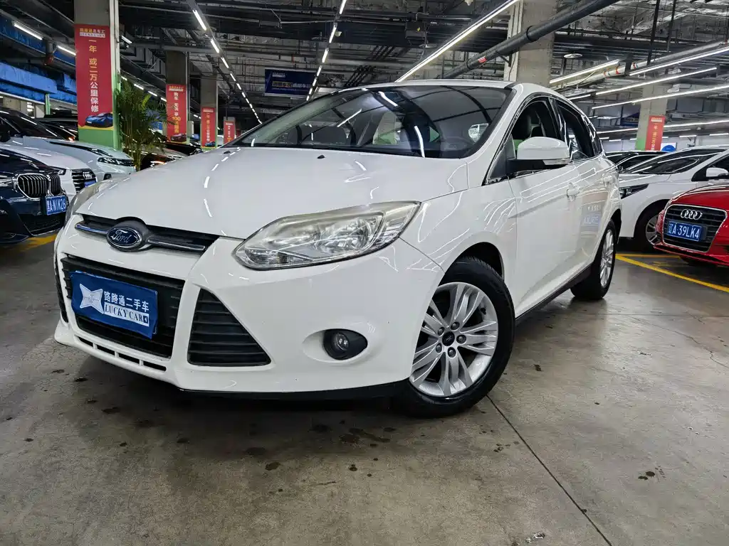 Ford Focus 2014 — фото 1
