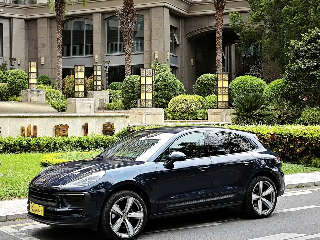 Porsche Macan 2022 — фото 1