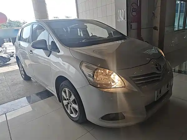 Toyota Yizhi 2014