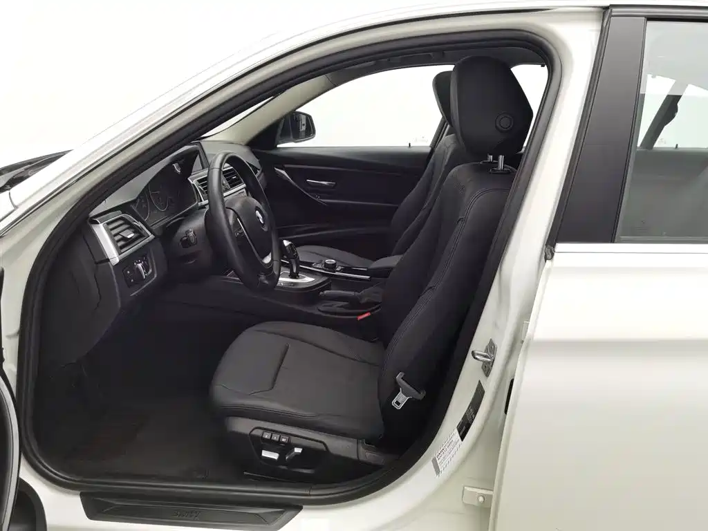 BMW 3 Series 2016 — фото 10