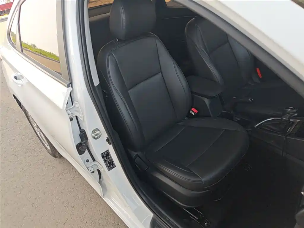 Hyundai Elantra 2019 — фото 25