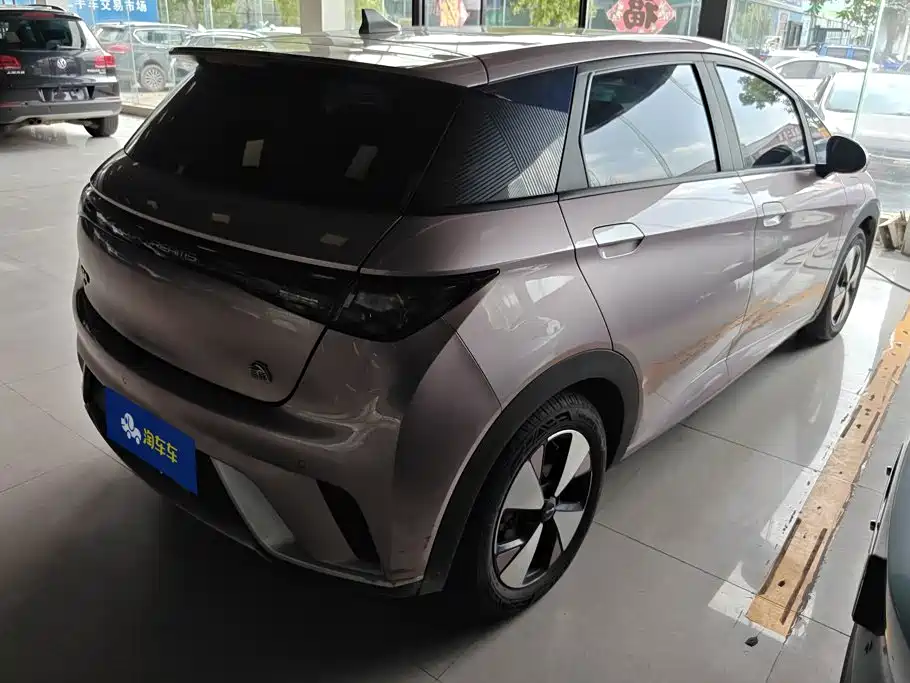 BYD Dolphin 2023 — фото 3