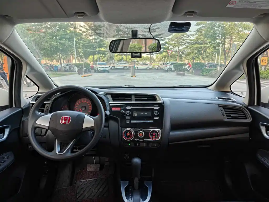 Honda Fit 2016 — фото 11