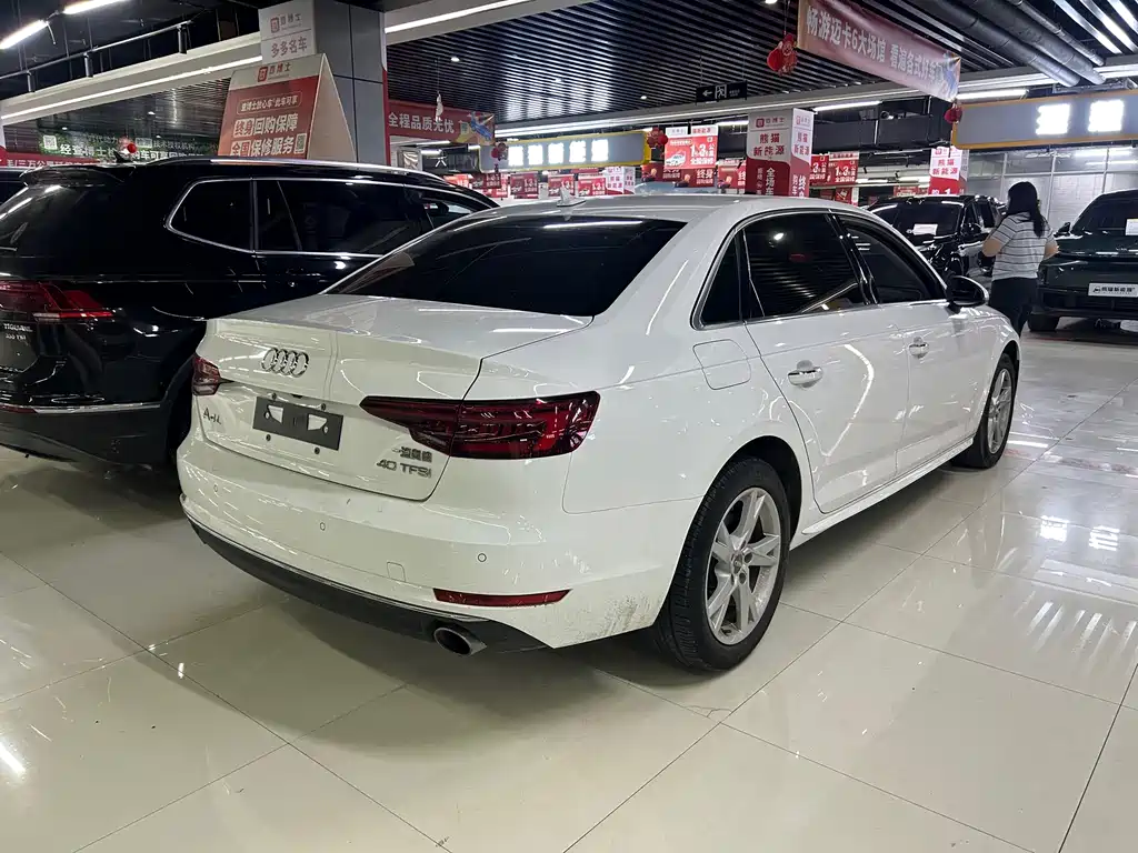 Audi A4L 2018 — фото 11