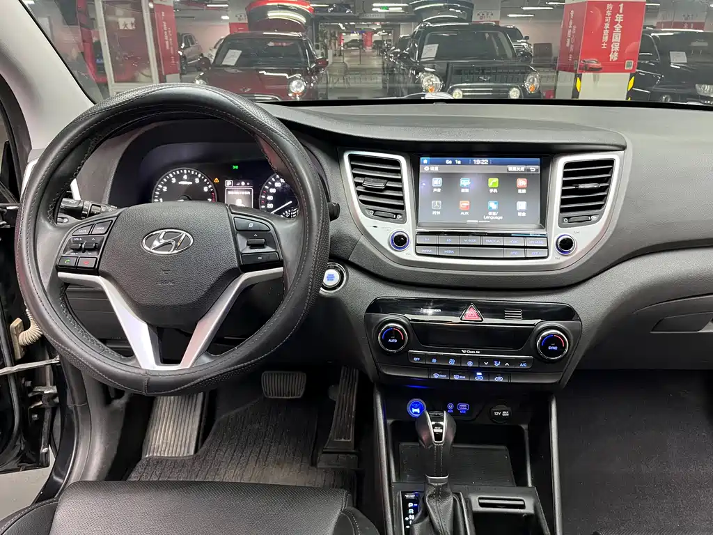 Hyundai Tucson 2016 — фото 25