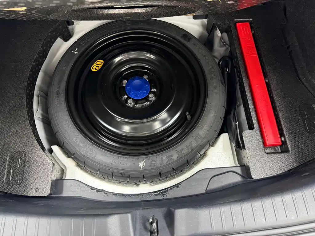 Toyota Yaris L 2022 — фото 10