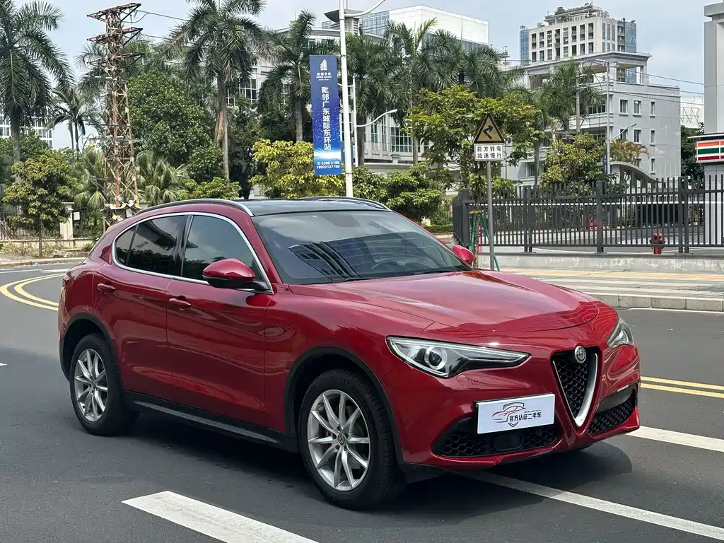Alfa Romeo Stelvio 2018 — фото 3