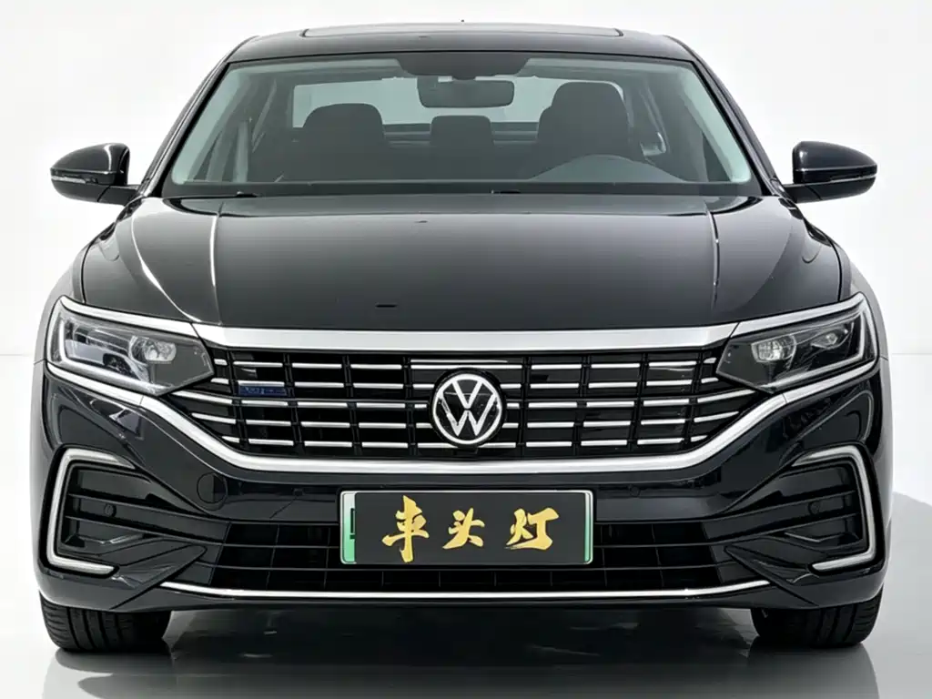 Volkswagen Passat PHEV 2023 — фото 2