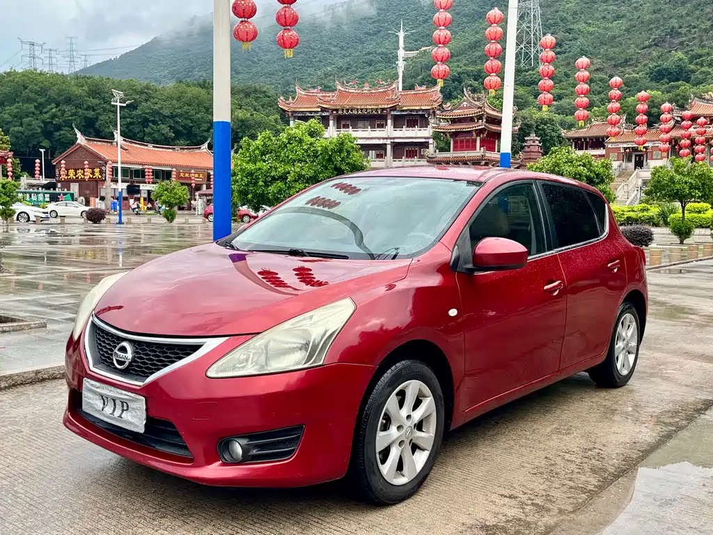 Nissan Tiida 2014