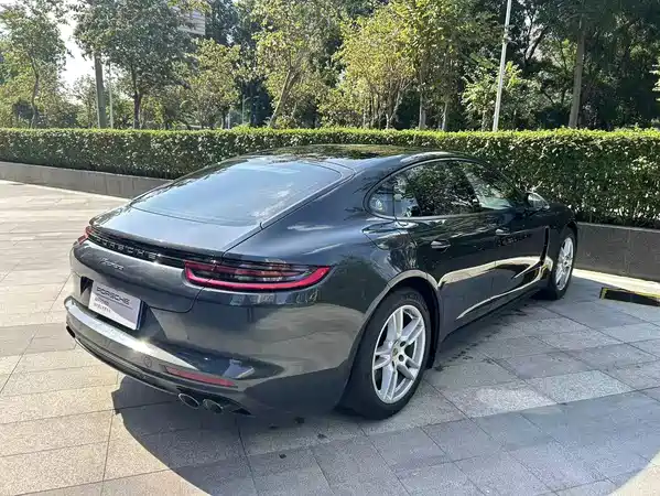Porsche Panamera 2019