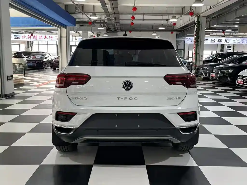 Volkswagen T-Roc 2023 — фото 8