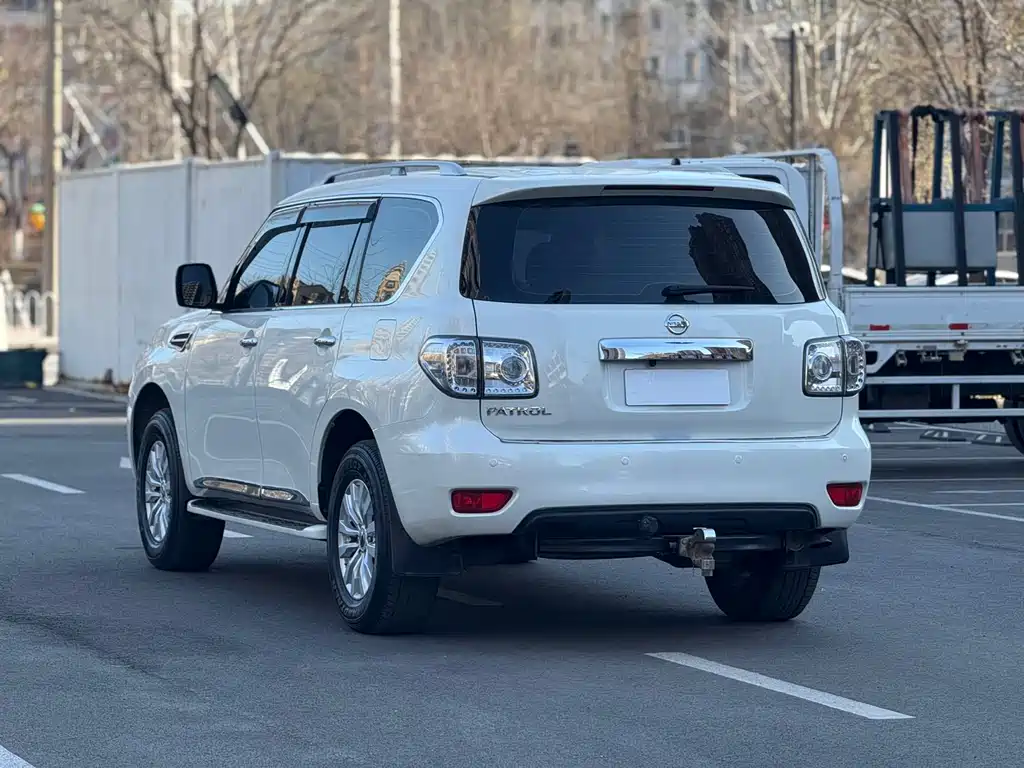 Nissan Patrol 2017 — фото 16