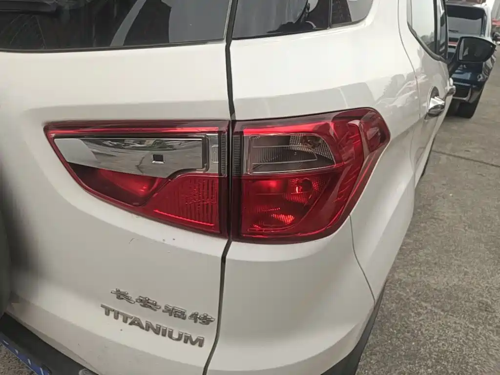 Ford EcoSport 2014 — фото 8