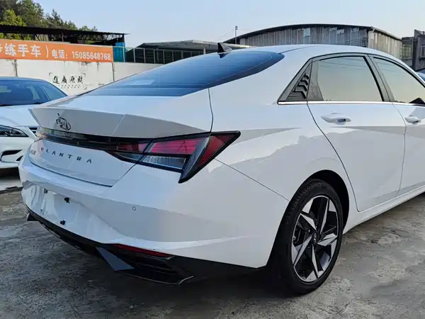 Hyundai Elantra 2021