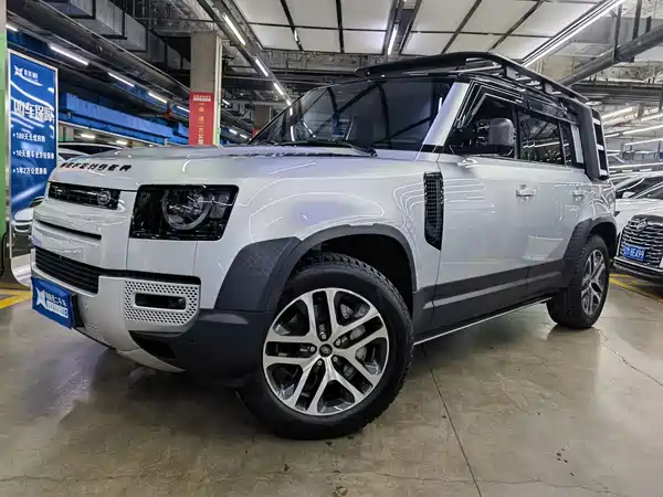 Land Rover Defender 2022