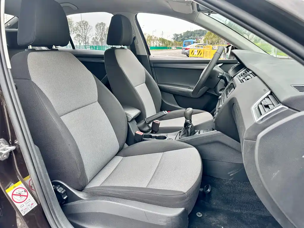 Skoda Octavia 2017 — фото 22