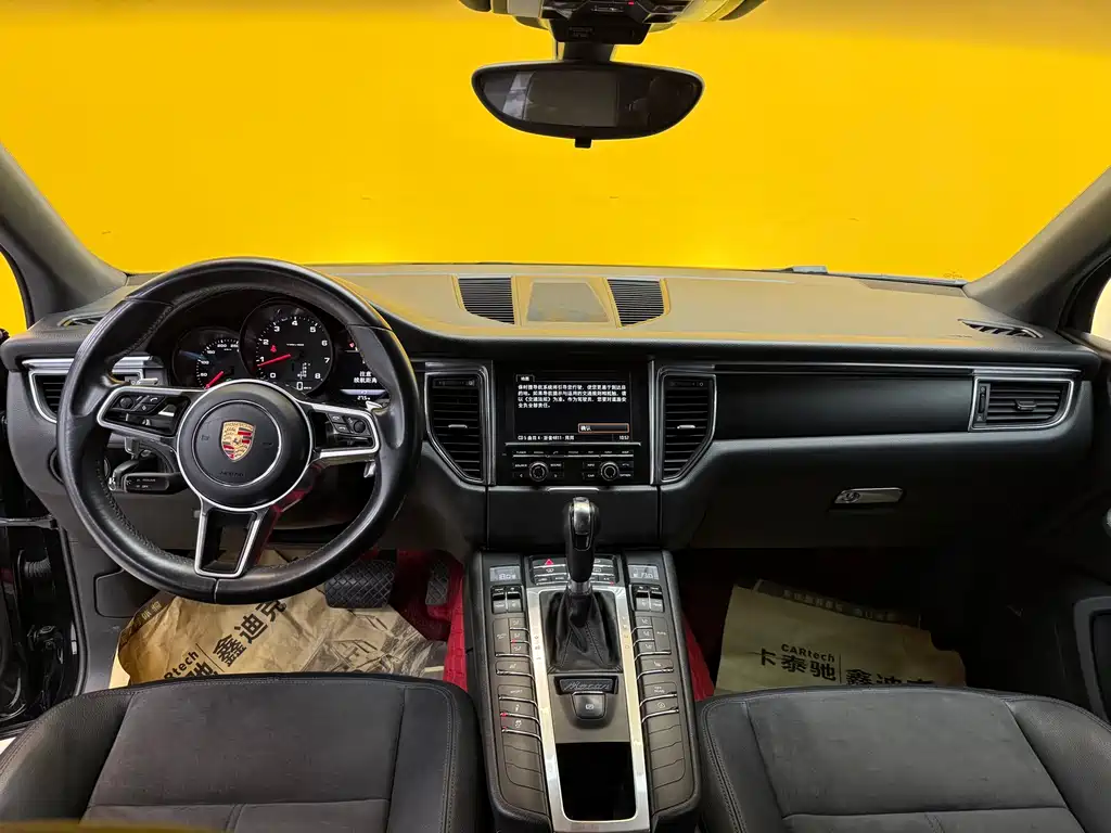 Porsche Macan 2015 — фото 12