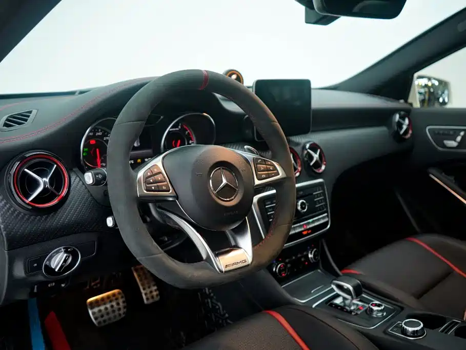 Mercedes-Benz A-Class AMG 2018 — фото 15
