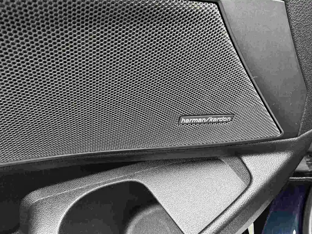 BMW 3 Series 2022 — фото 10