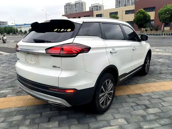 Geely Boyue 2021