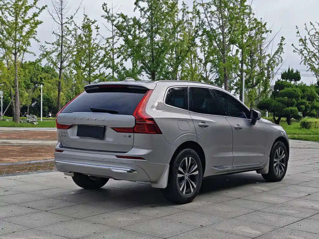 Volvo XC60 2023 — фото 4