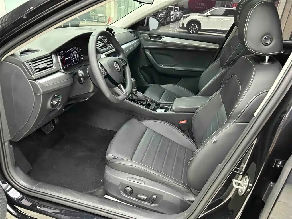 Skoda Superb 2024 — фото 11