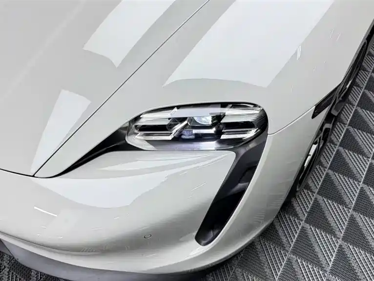 Porsche Taycan 2023 — фото 8