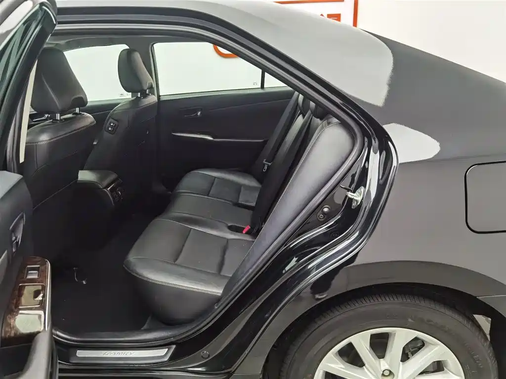 Toyota Camry 2016 — фото 15