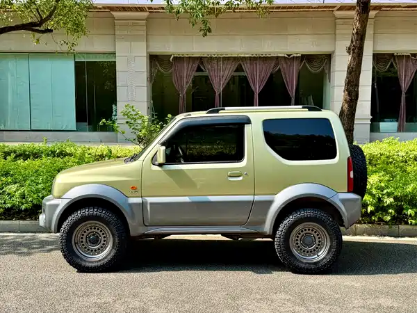 Suzuki Jimny 2012