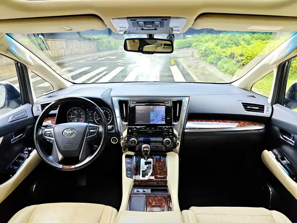 Toyota Alphard 2019