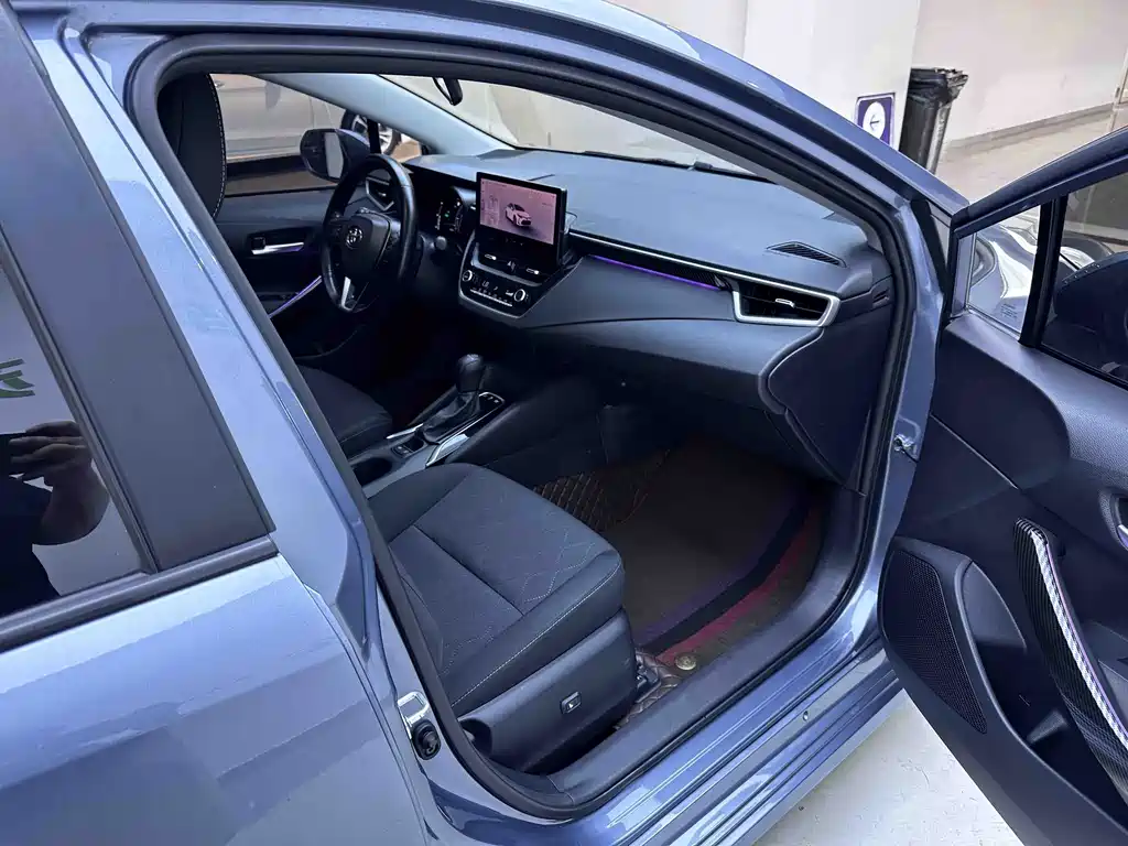Toyota Corolla 2023 — фото 10